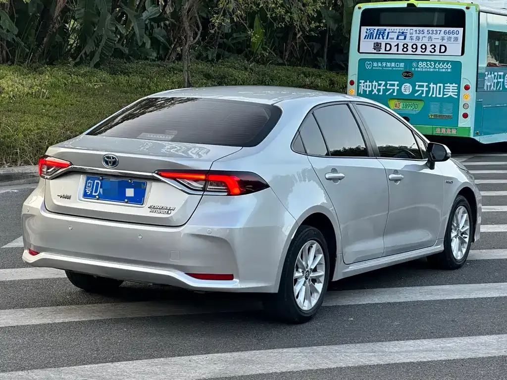 Toyota Corolla — фото 9