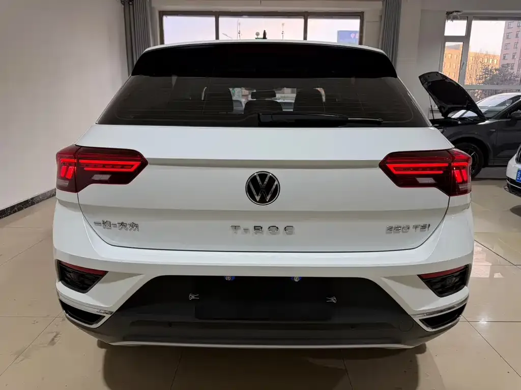 Volkswagen T-Roc — фото 3