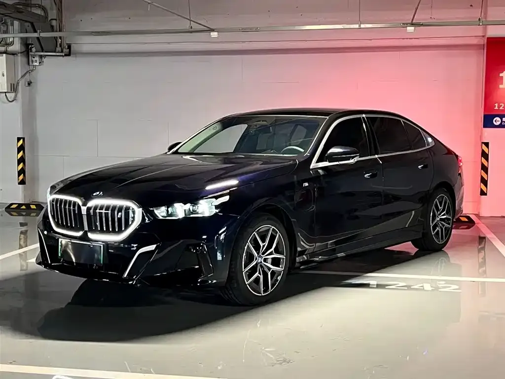 BMW i5 — фото 1