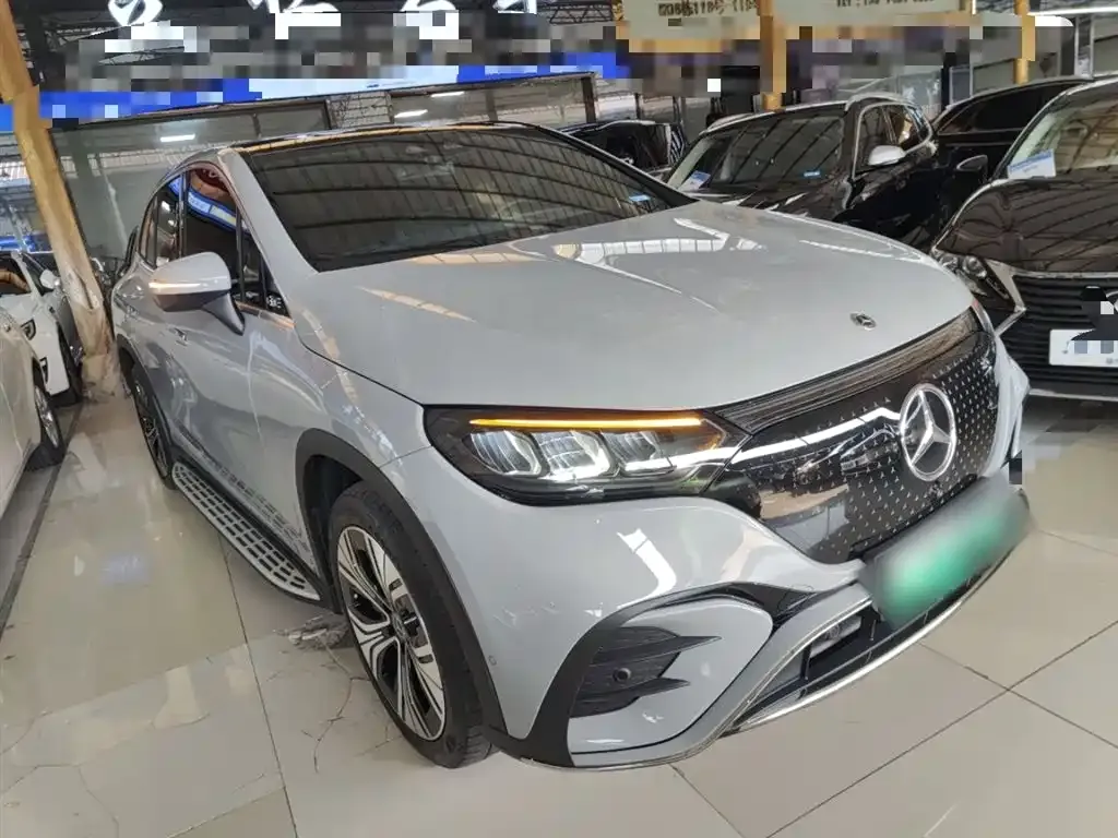 Mercedes-Benz EQE SUV — фото 5