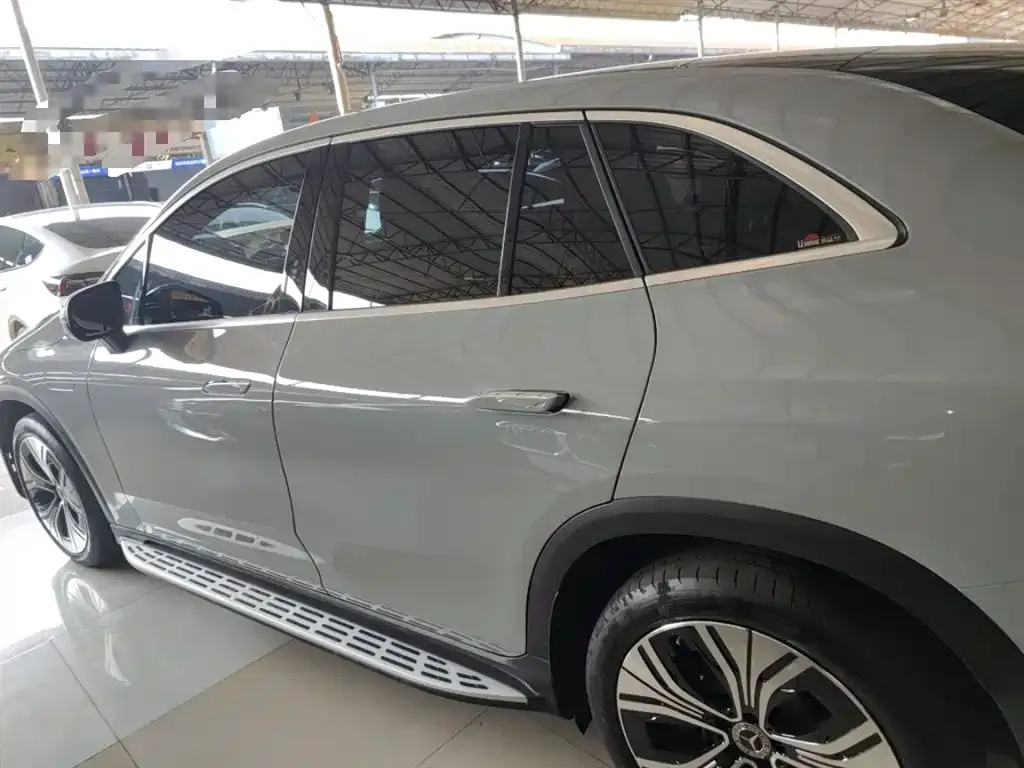 Mercedes-Benz EQE SUV — фото 6