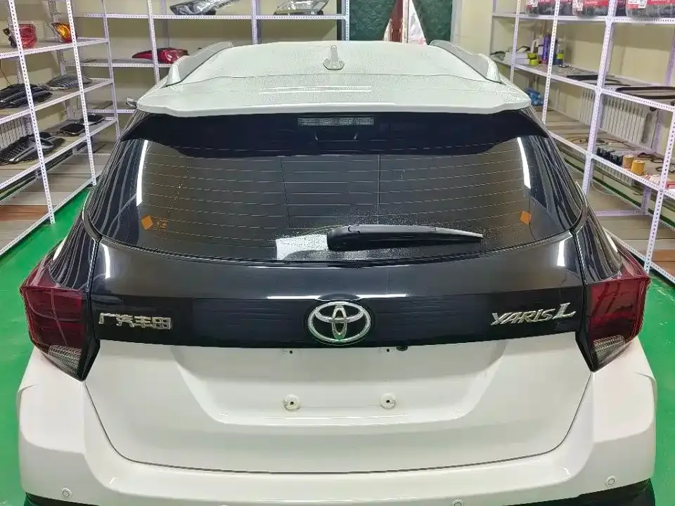 Toyota Yaris L — фото 7