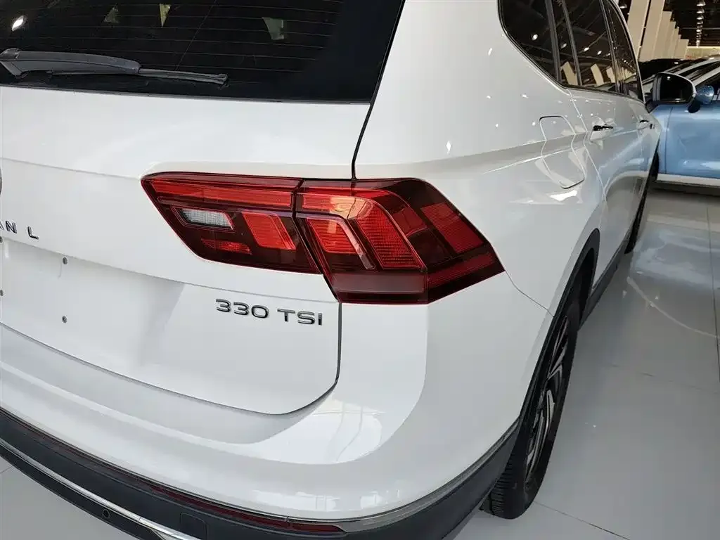 Volkswagen Tiguan L — фото 8