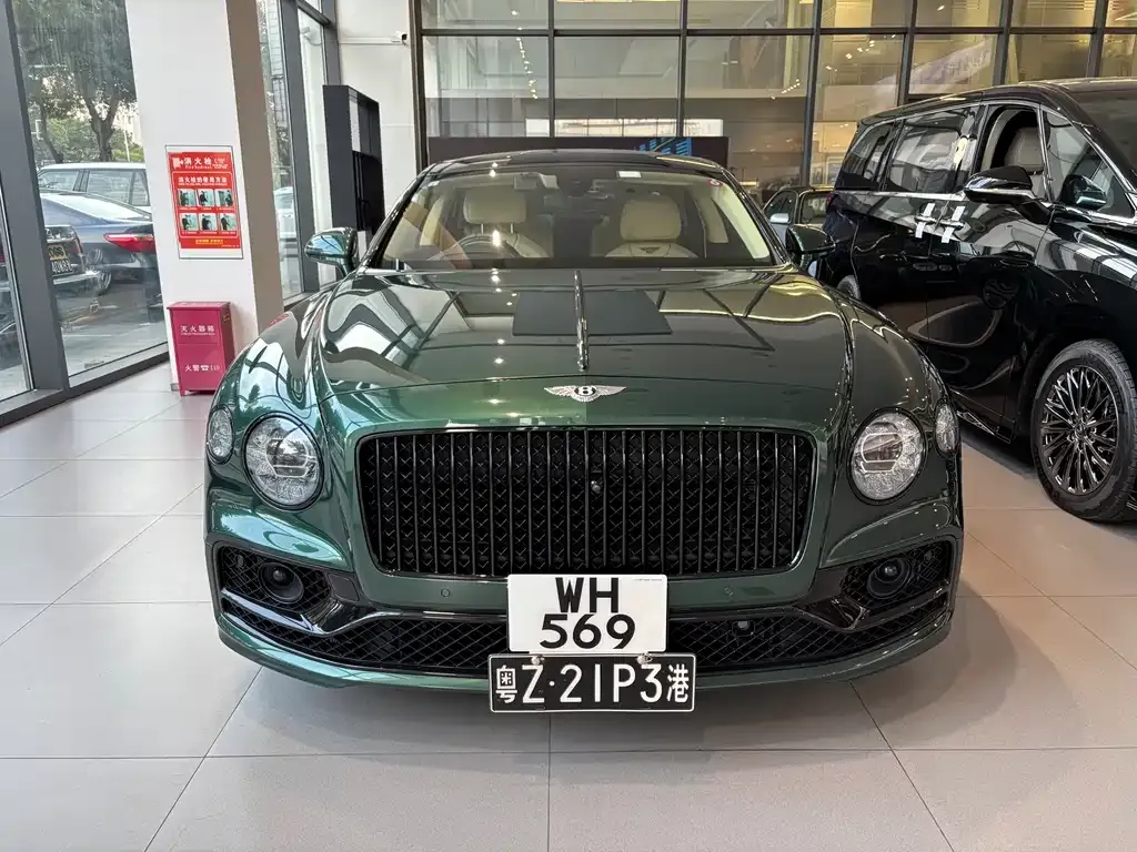 Bentley Flying Spur — фото 1