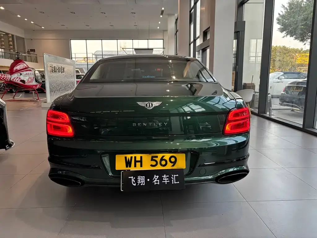 Bentley Flying Spur — фото 3