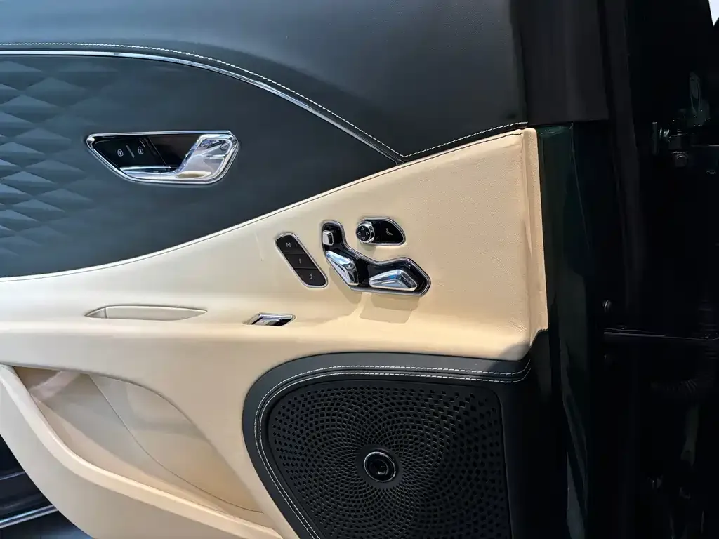 Bentley Flying Spur — фото 2