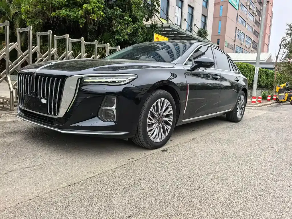 Hongqi H5 — фото 1