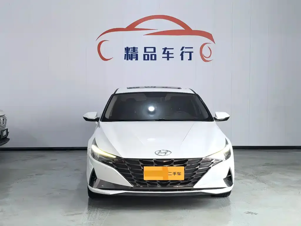Hyundai Elantra — фото 2