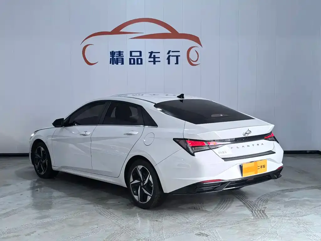 Hyundai Elantra — фото 9