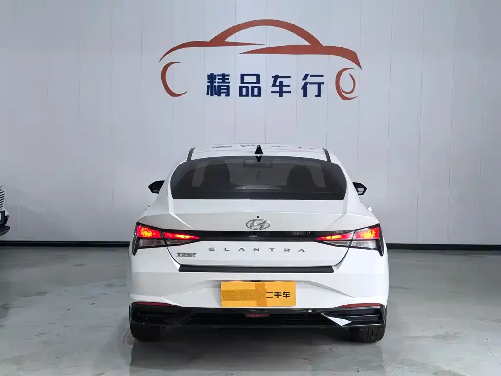 Hyundai Elantra — фото 4