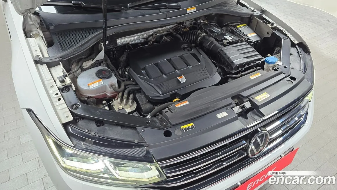 Volkswagen Tiguan — фото 10