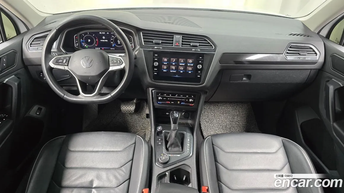Volkswagen Tiguan — фото 9