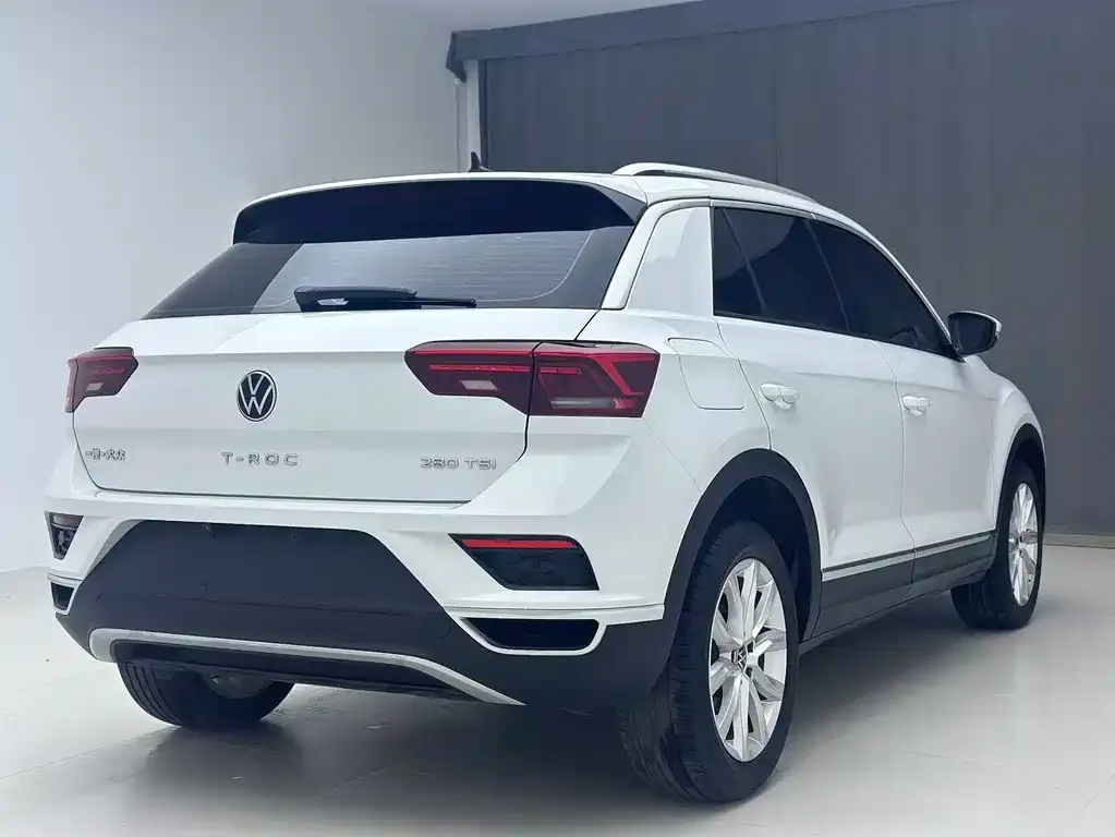 Volkswagen T-Roc — фото 9
