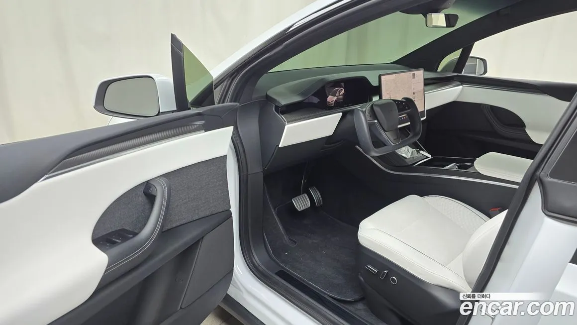 Tesla Model X — фото 9