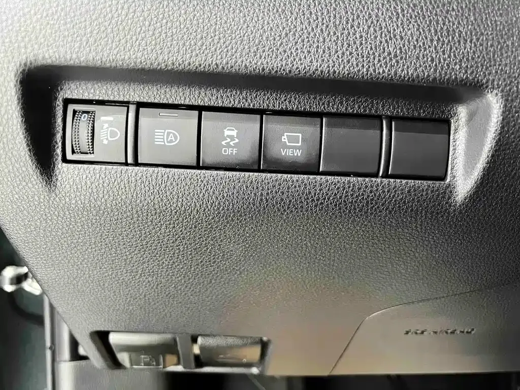 Toyota Harrier — фото 10