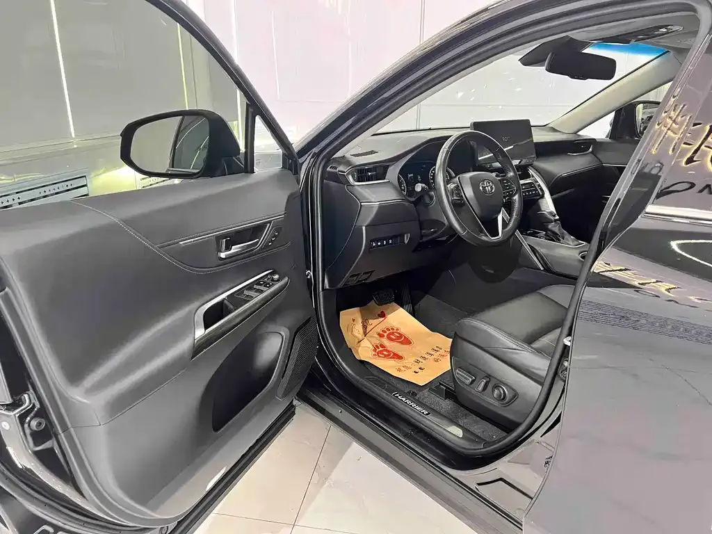 Toyota Harrier — фото 9