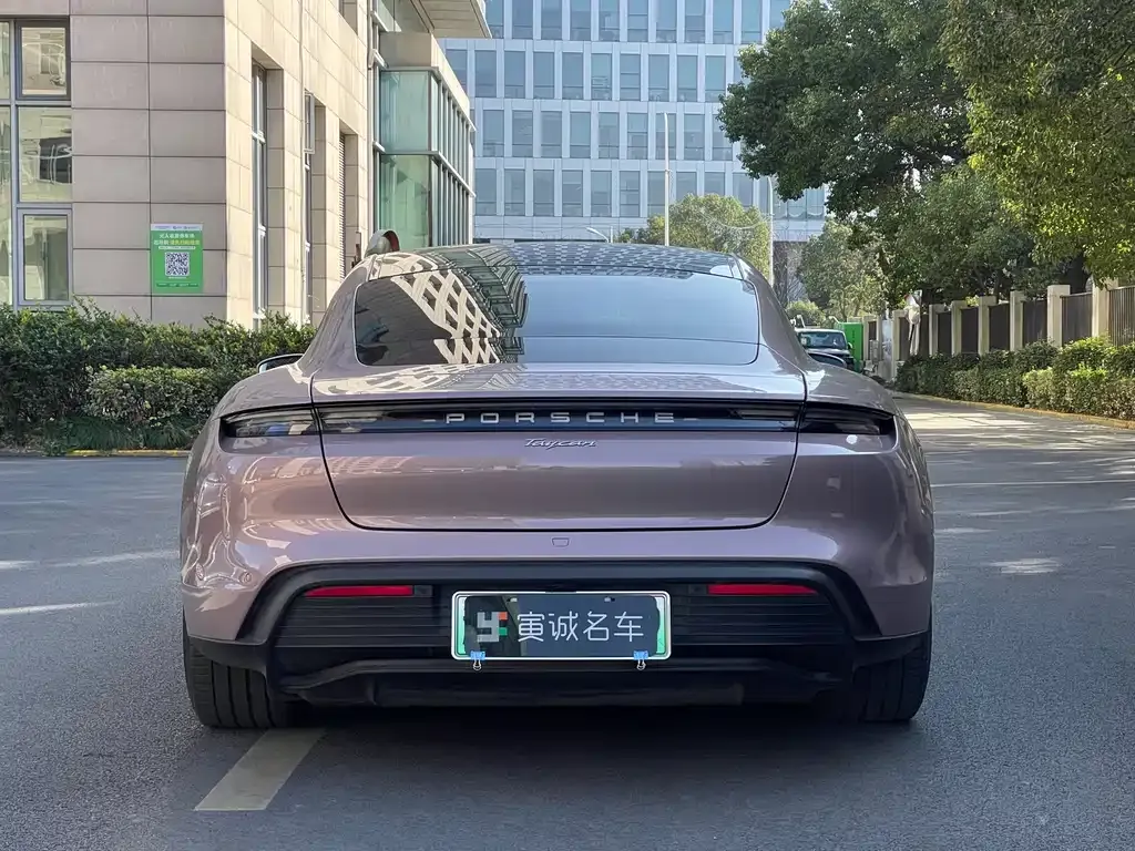 Porsche Taycan — фото 9