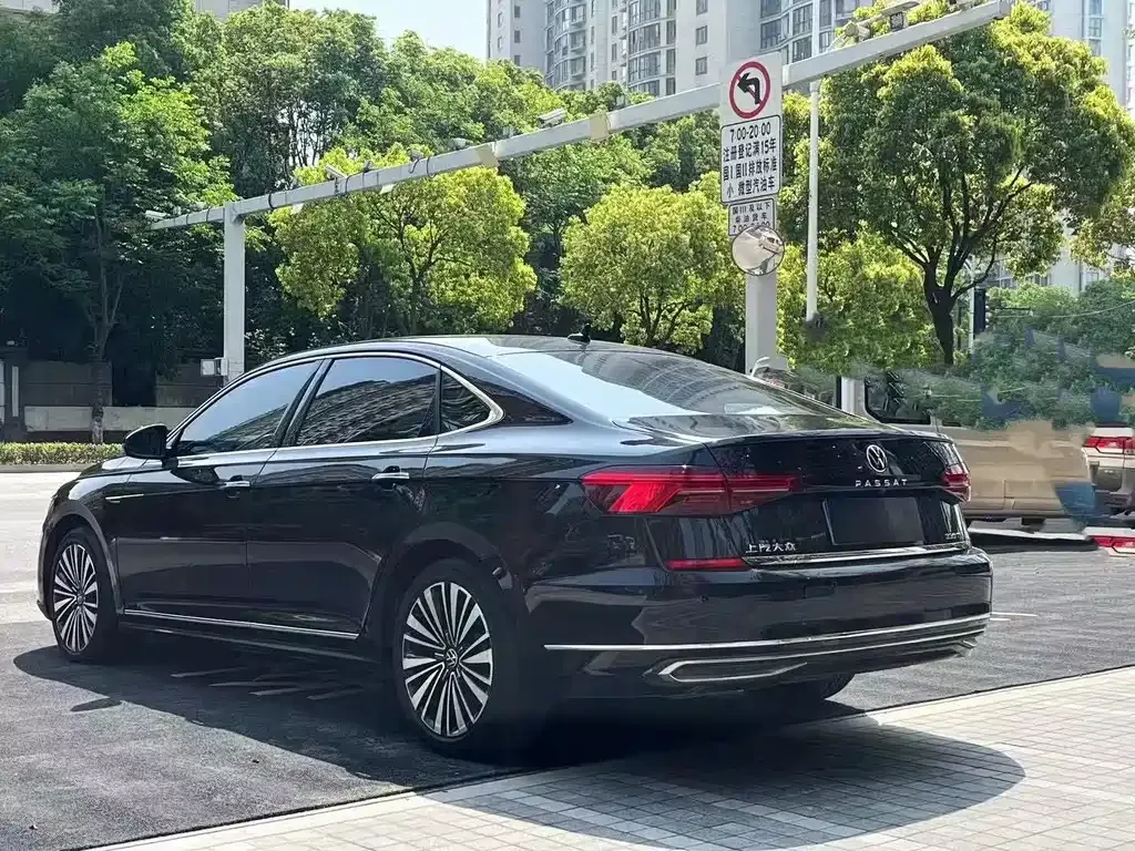 Volkswagen Passat — фото 5
