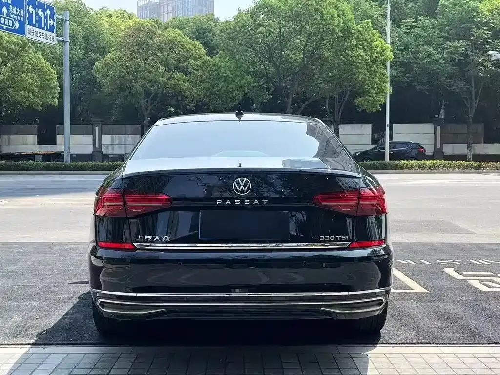 Volkswagen Passat — фото 9