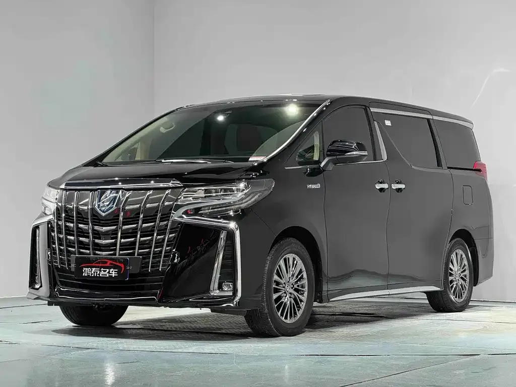 Toyota Alphard — фото 1