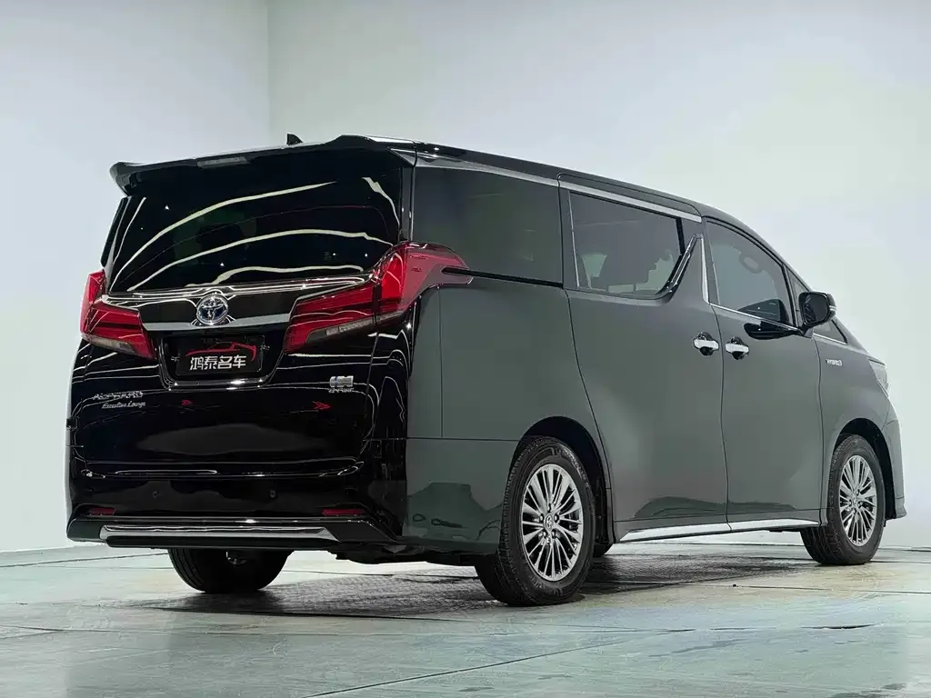 Toyota Alphard — фото 8