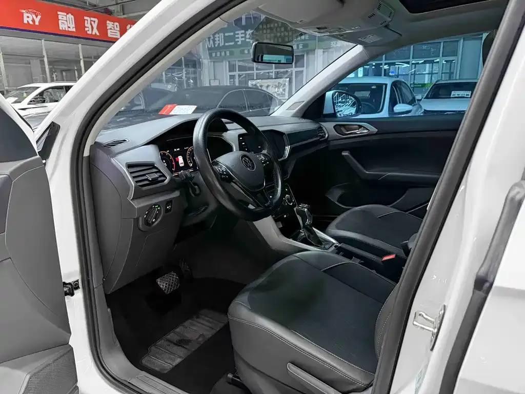 Volkswagen T-Cross — фото 2