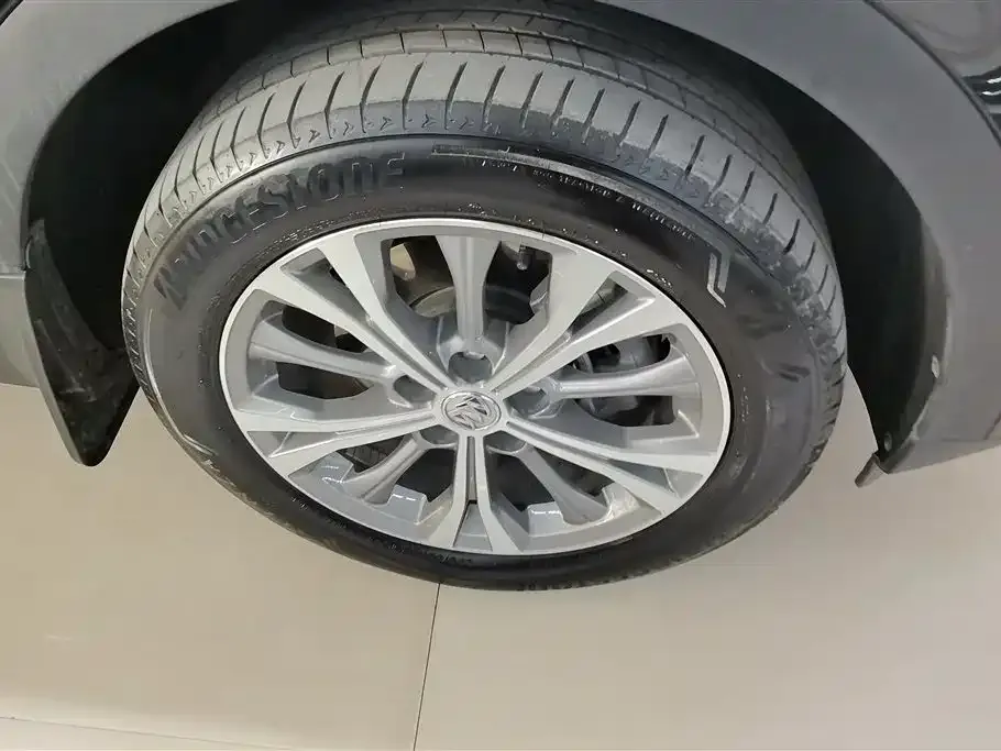 Buick Envision Plus — фото 8