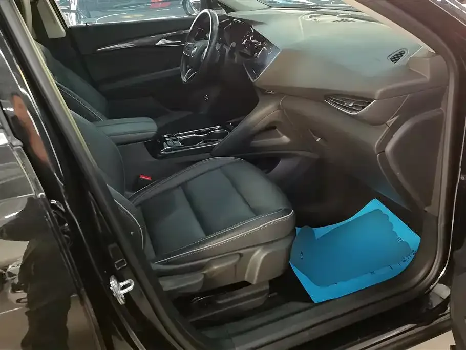 Buick Envision Plus — фото 4