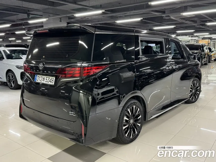 Toyota Alphard — фото 8