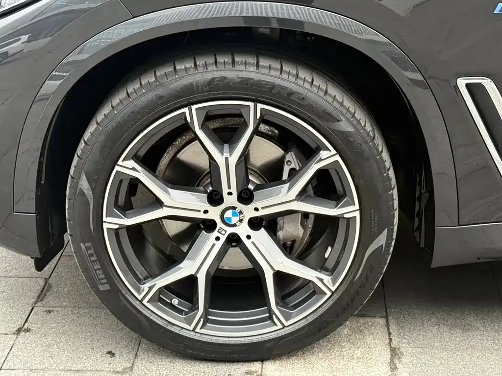 BMW X5 — фото 10
