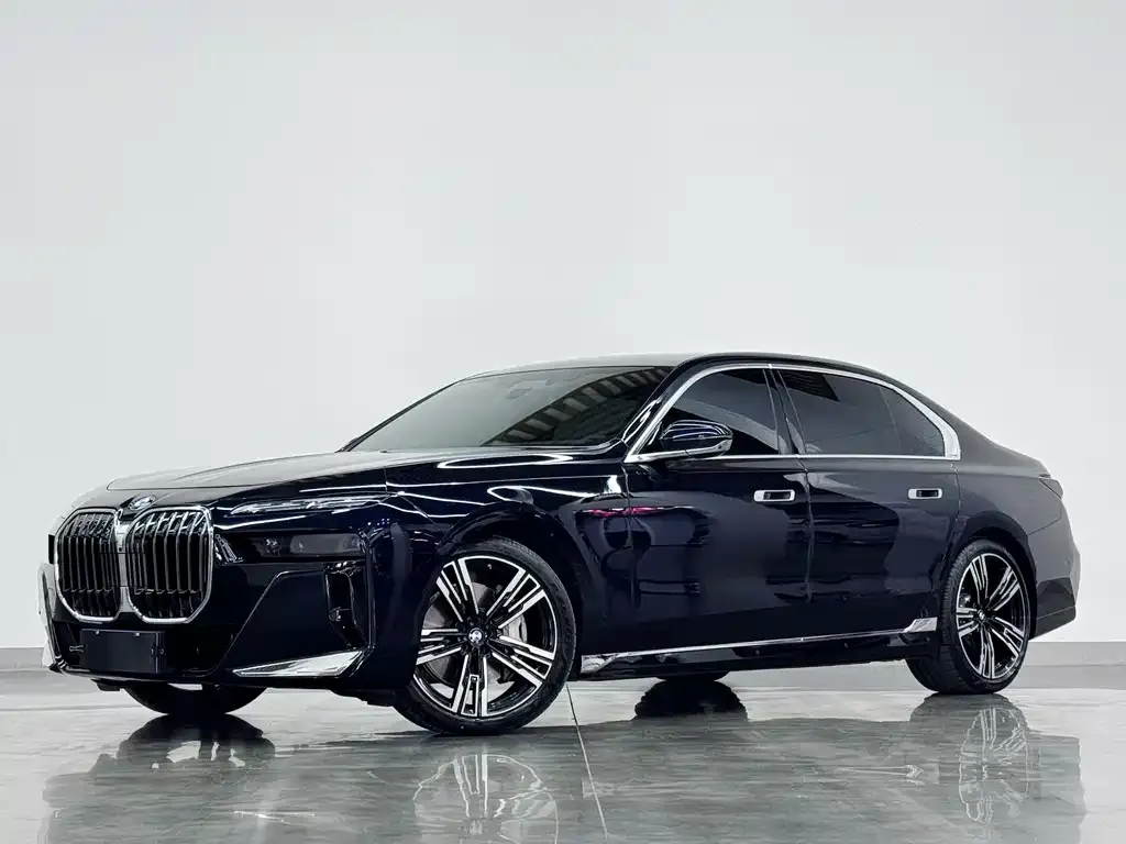 BMW 7 Series — фото 1