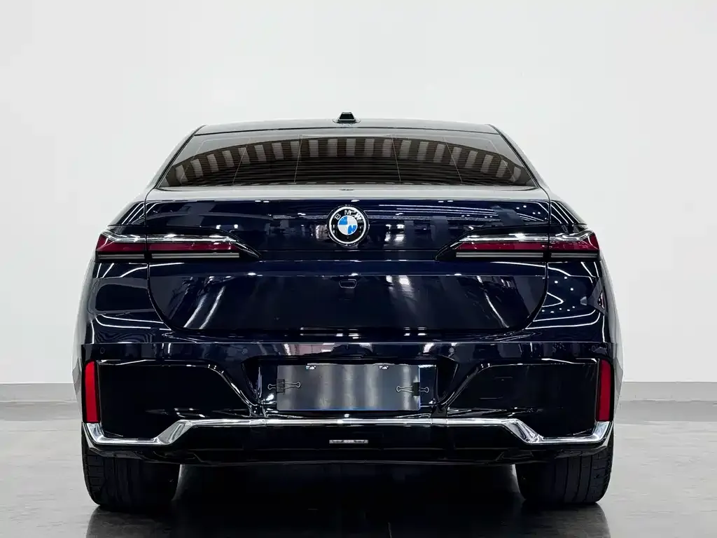 BMW 7 Series — фото 8