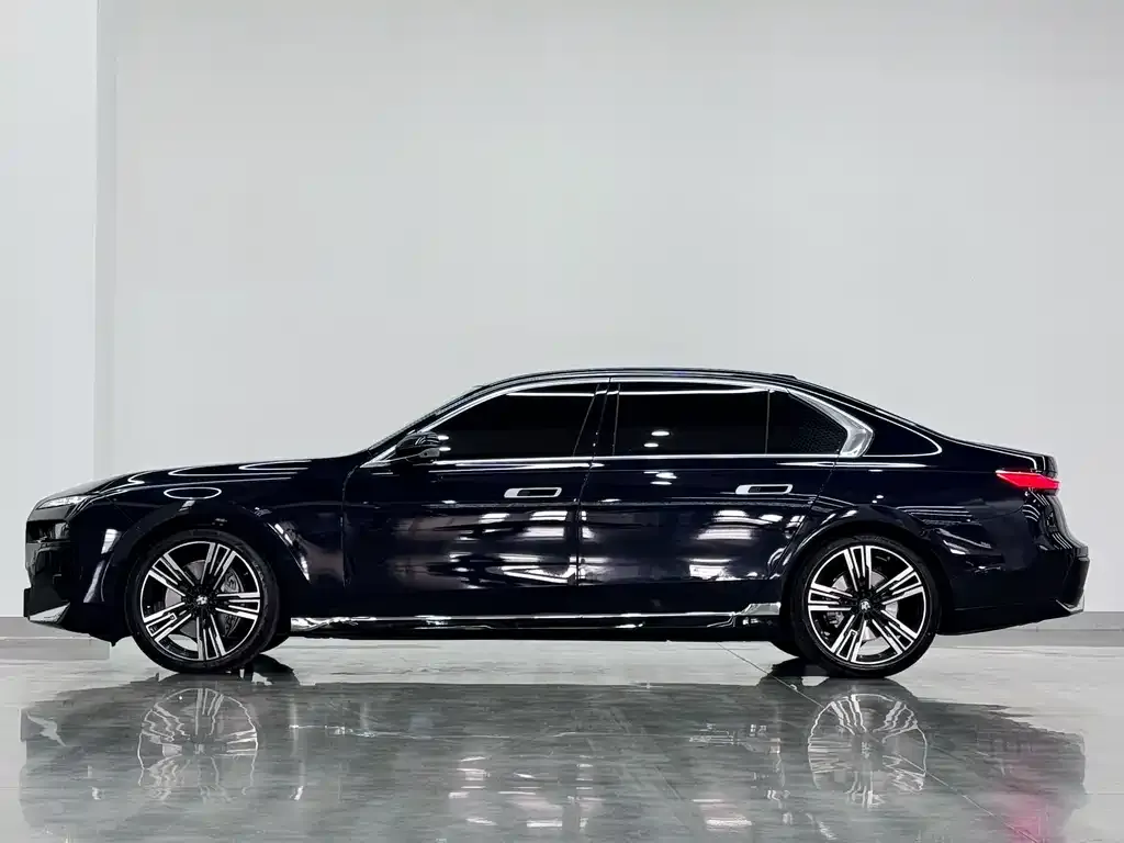 BMW 7 Series — фото 6