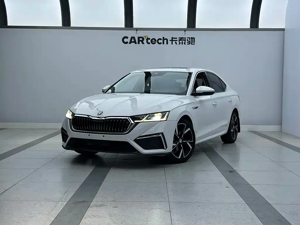 Skoda Octavia — фото 1