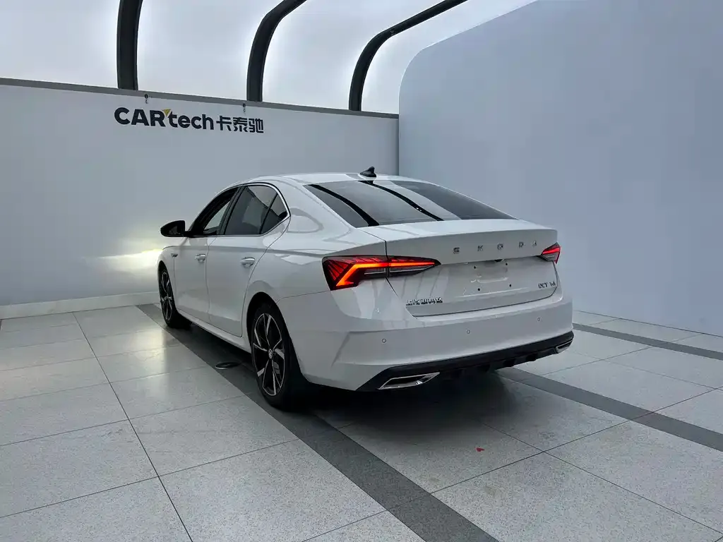 Skoda Octavia — фото 3