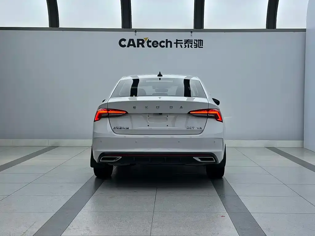 Skoda Octavia — фото 4