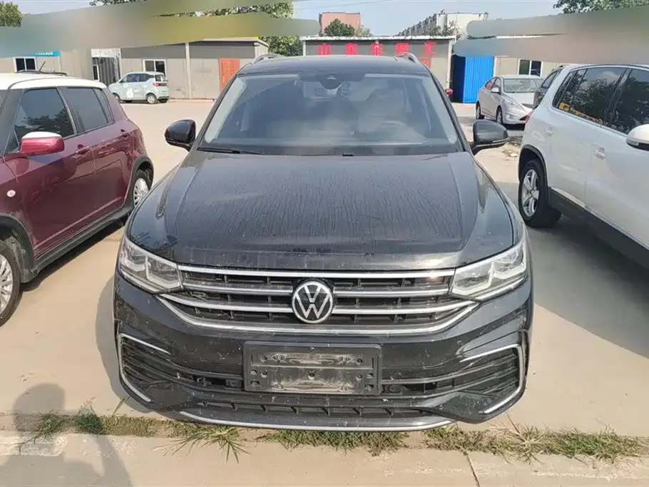 Volkswagen Tiguan L — фото 6
