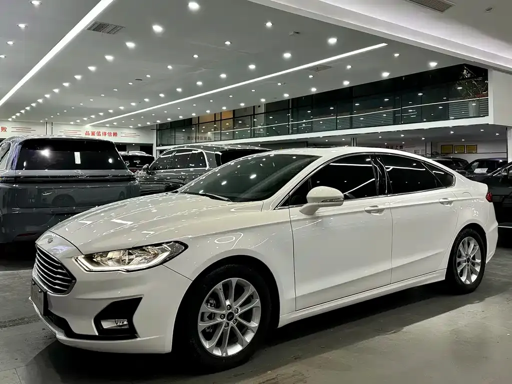 Ford Mondeo — фото 1