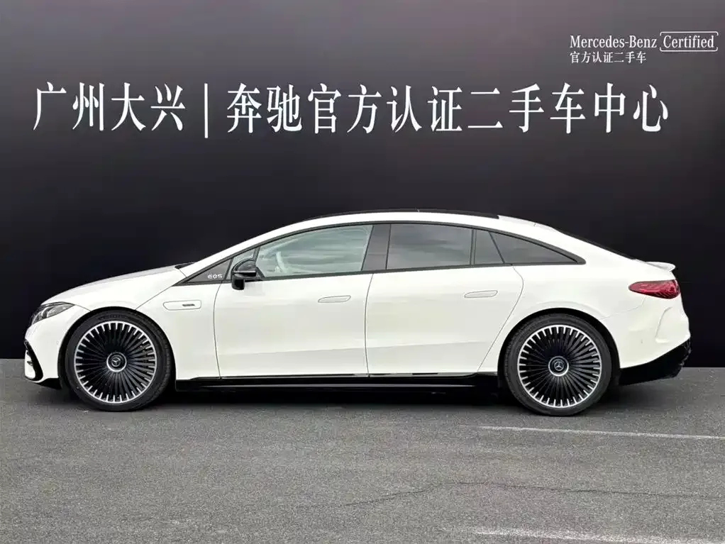 Mercedes-Benz EQS AMG — фото 9