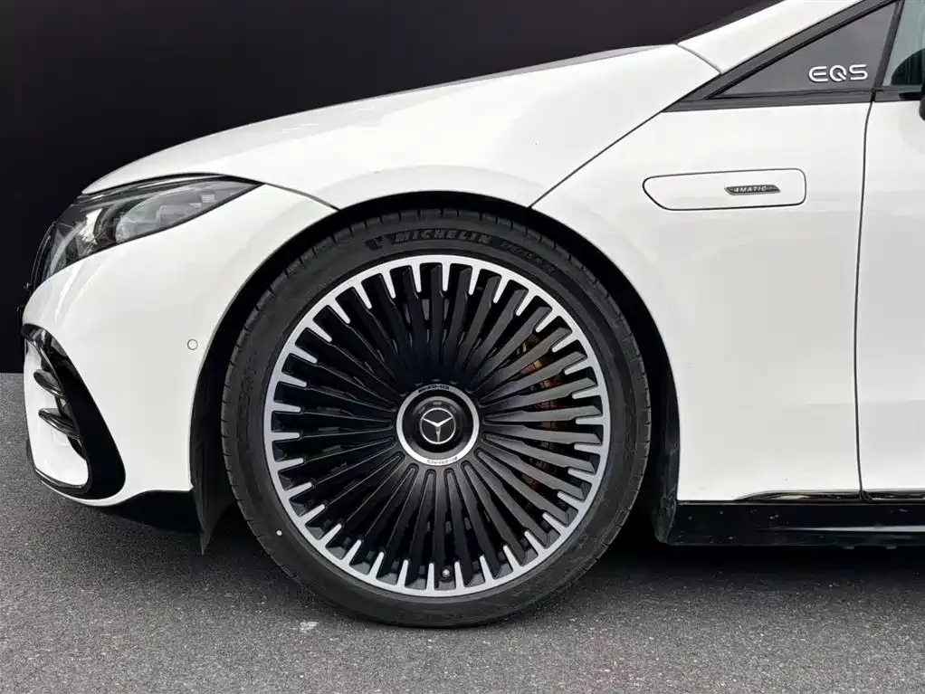 Mercedes-Benz EQS AMG — фото 4