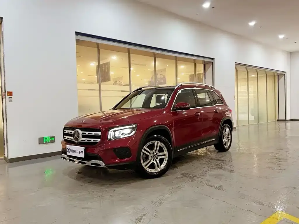 Mercedes-Benz GLB — фото 1