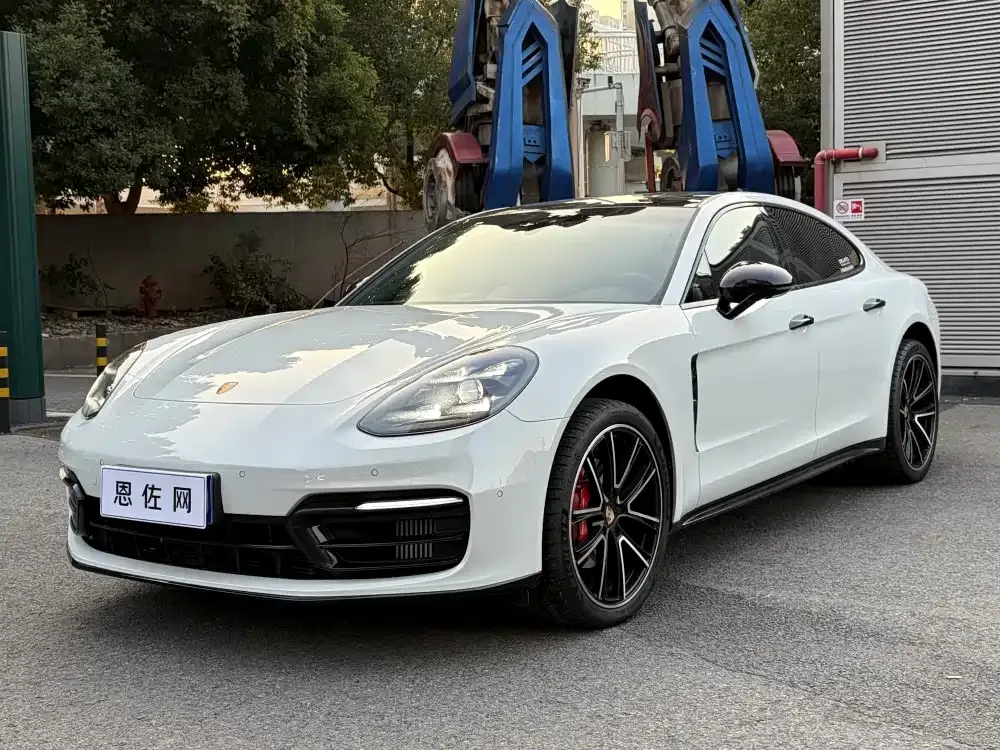 Porsche Panamera — фото 1