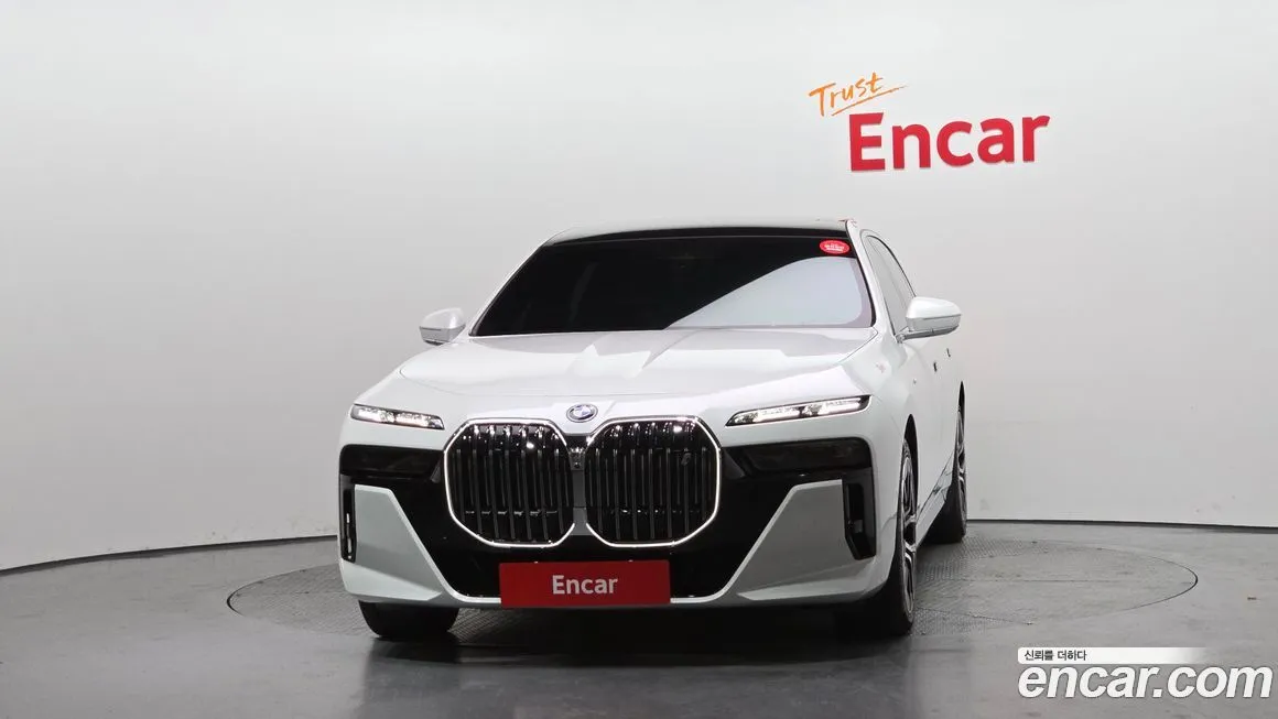 BMW i7 — фото 3