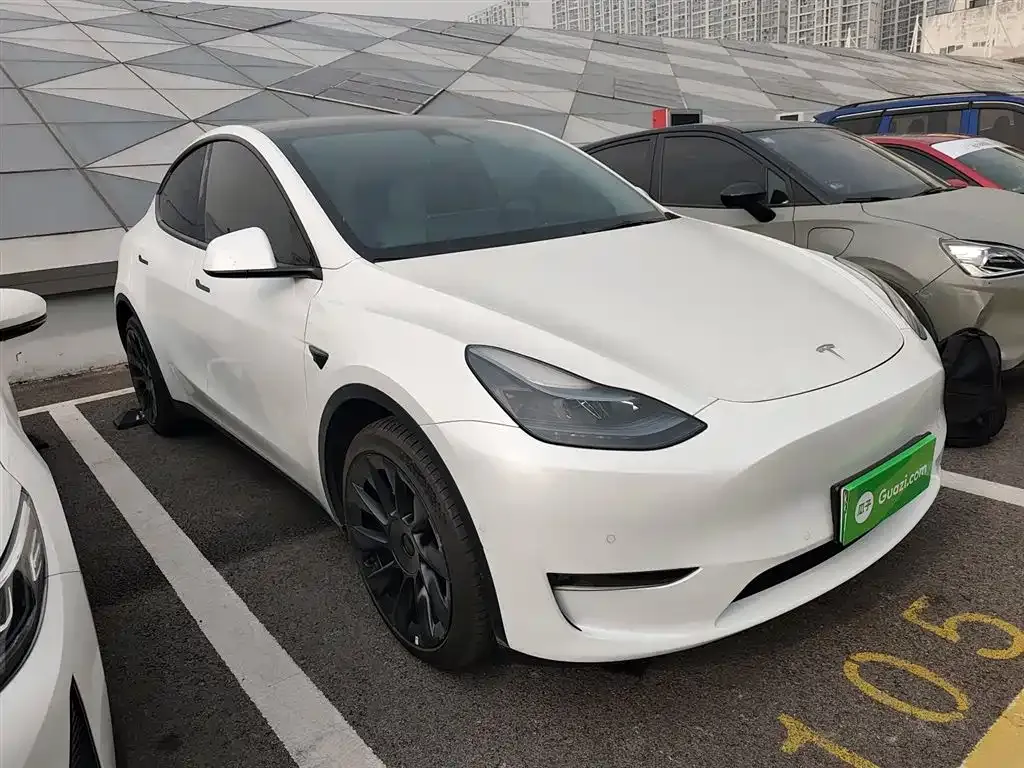 Tesla Model Y — фото 6