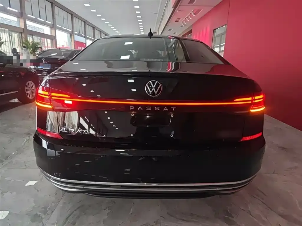 Volkswagen Passat — фото 5