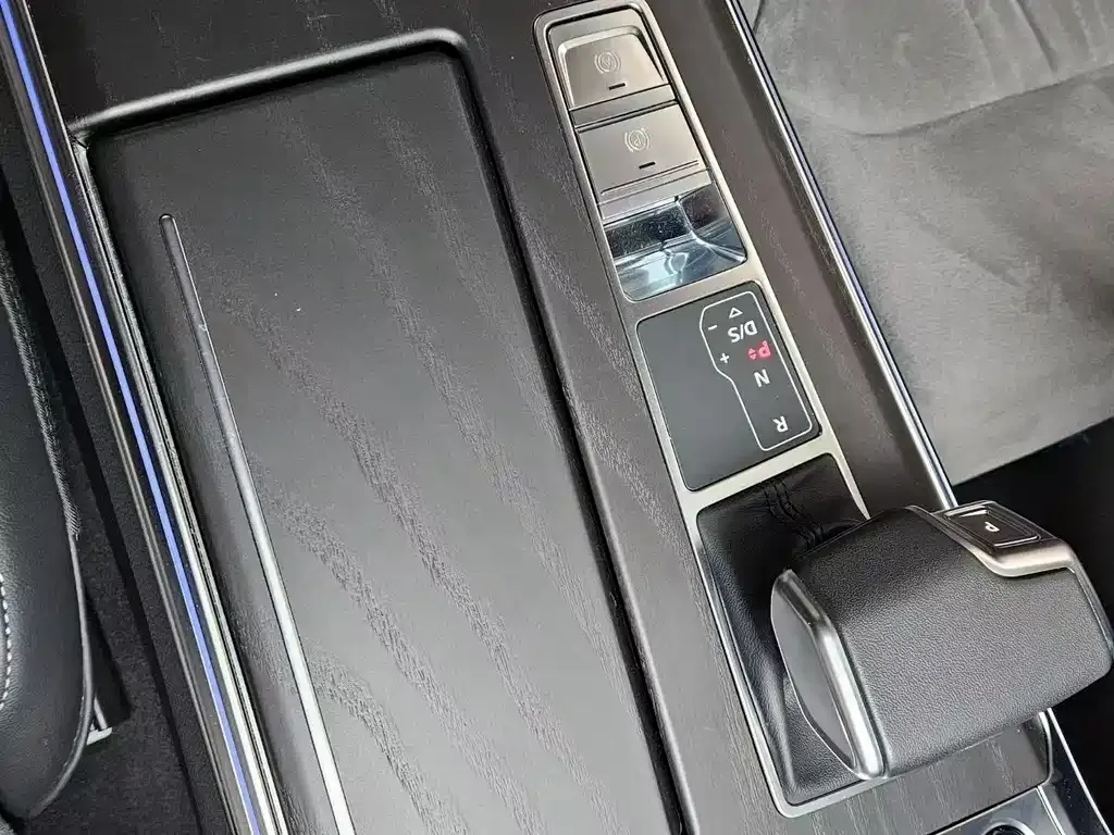 Audi A6L — фото 6