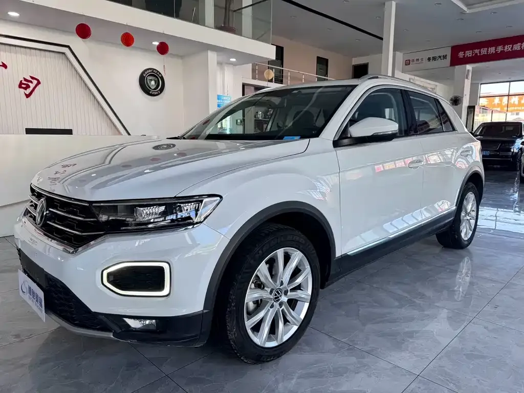 Volkswagen T-Roc — фото 1