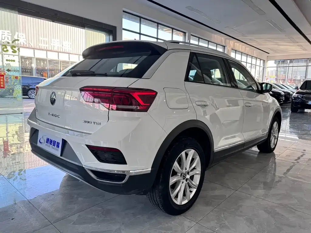 Volkswagen T-Roc — фото 5