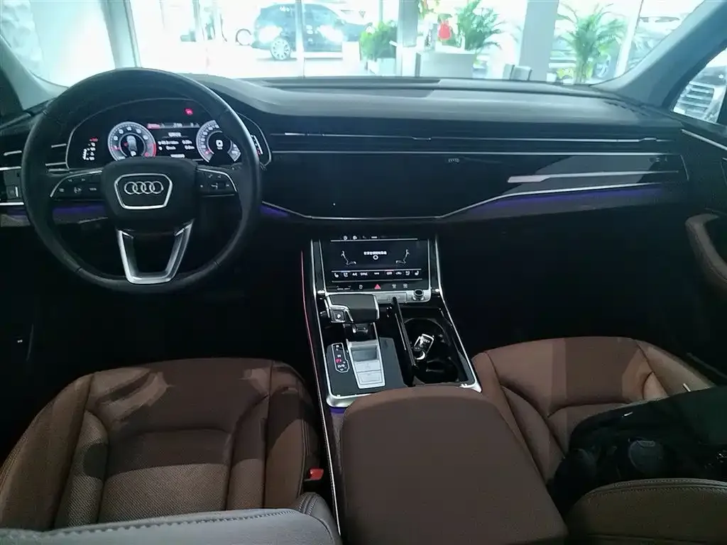 Audi Q7 — фото 10