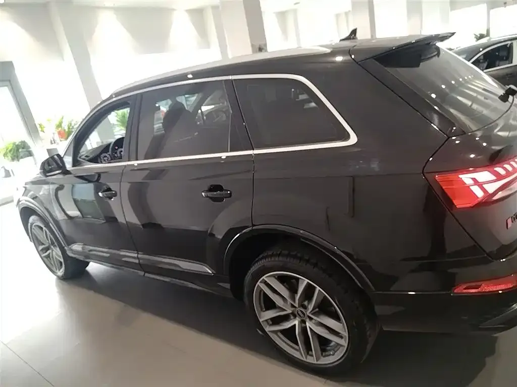 Audi Q7 — фото 2